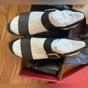 Munro Cleo Black Leather Sandal / Gold Buckle / Size 11 / New in box